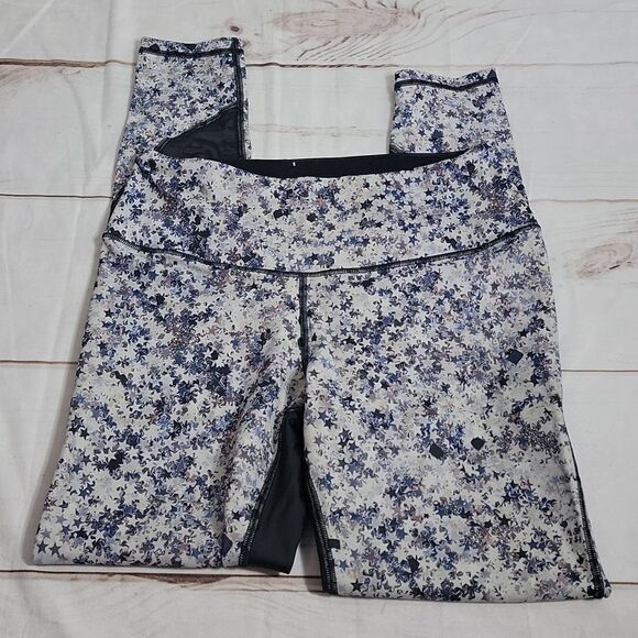 Victoria's Secret Pants - VICTORIA Secret Knockout Leggings size Medium VSX Sport Tight